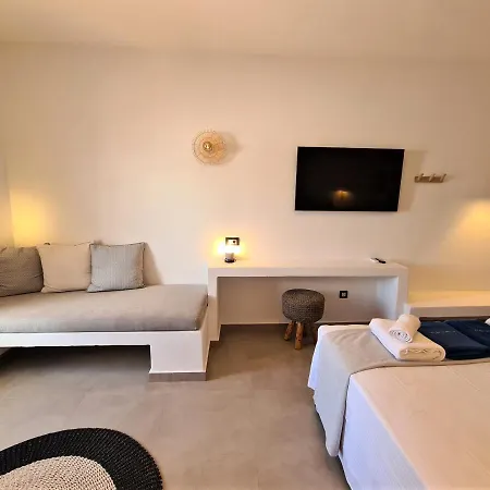 Kouros Village Andíparosz Póli