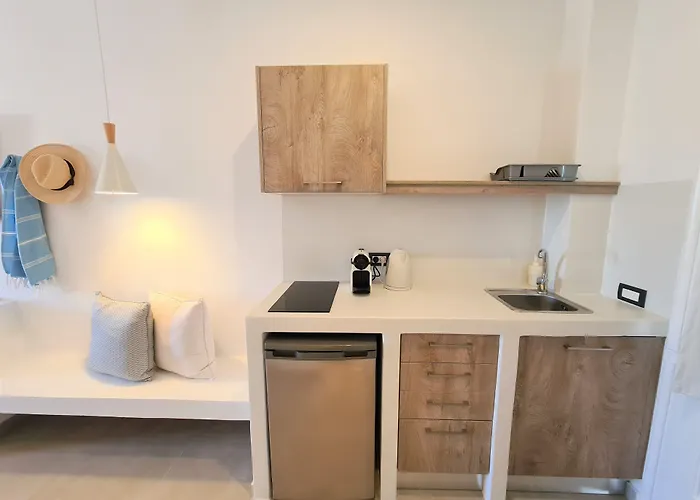 Kouros Village Hotel 3*