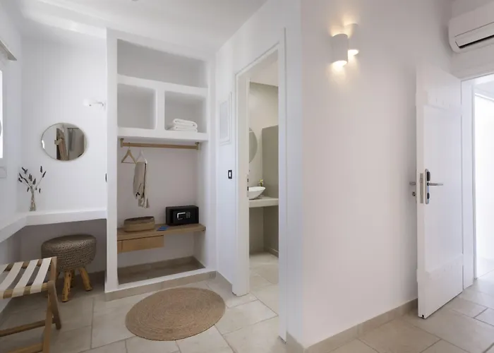 Kouros Village Hotel 3*