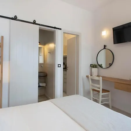 Otel Kouros Village 3*