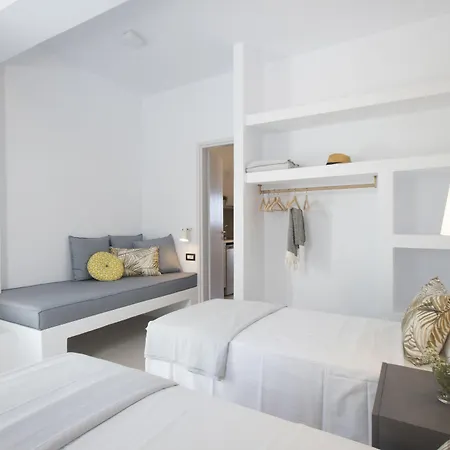 Otel Kouros Village